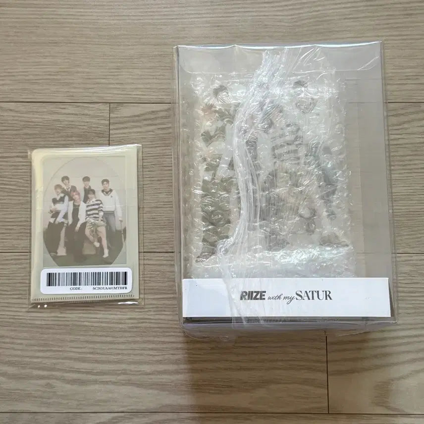 [BUNJANG] RIIZE with my SATUR Photocard Acrylic Stand / RIIZE with my SATUR 포토카드 아크릴 스탠드