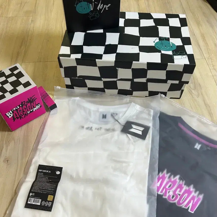 [BUNJANG] BTS J-Hope Jack In The Box Limited Edition Goods / [급매]방탄소년단 제이홉 -잭인더박스 한정판-굳즈 양도!!