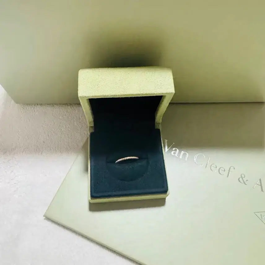 [BUNJANG] Van Cleef & Arpels Fleurette Cognac Diamond Ring Rose Gold / 반클리프 아펠 꼬냑 다이아몬드 링