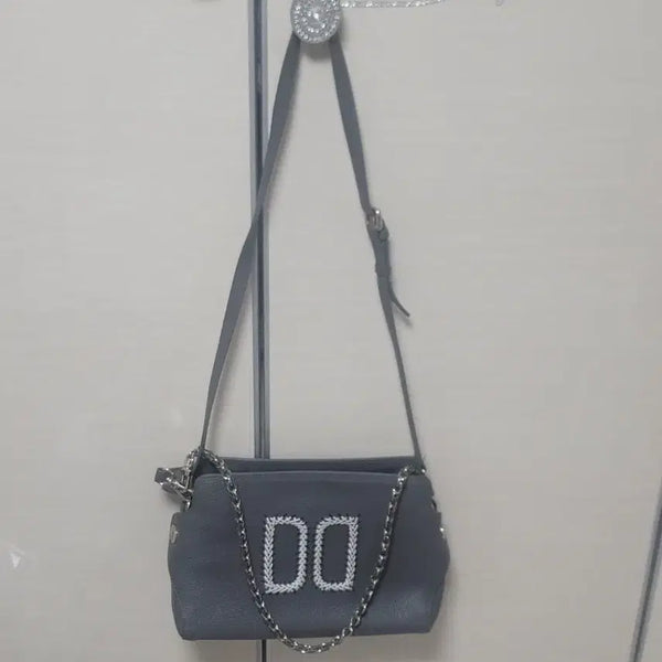 [BUNJANG] Daks Leather Stitch DD Logo Chain Crossbody Bag (Gray) / 닥스 소가죽 스티치 DD로고 체인 크로스백 (그레이)