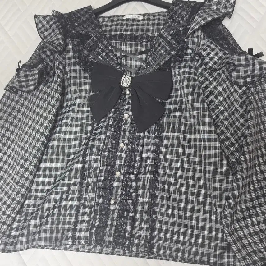 [BUNJANG] Noémi Sailor Shoulder Cut Blouse Gingham Check / 노에미 세일러 어깨트임 블라우스 체크 양산형 지뢰계 양지뢰