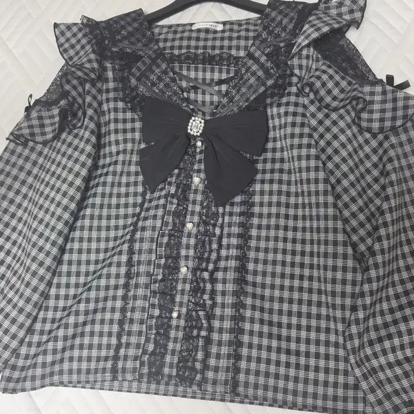 [BUNJANG] Noémi Sailor Shoulder Cut Blouse Gingham Check / 노에미 세일러 어깨트임 블라우스 체크 양산형 지뢰계 양지뢰