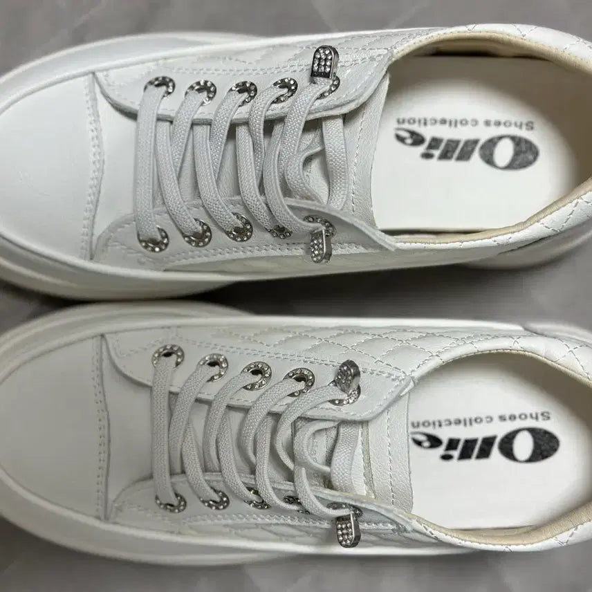[BUNJANG] Ollie Quilted Height-Increasing Sneakers White / Ollie 퀼팅 키높이 스니커즈 화이트 미사용