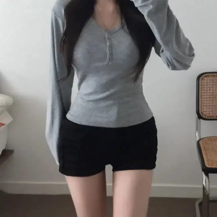 [BUNJANG] Glam Chu Melting Button T Long Sleeve T-Shirt Grey / 에이블리 팔뚝살 커버 멜팅 버튼티 긴팔 글램츄 그레이 판매