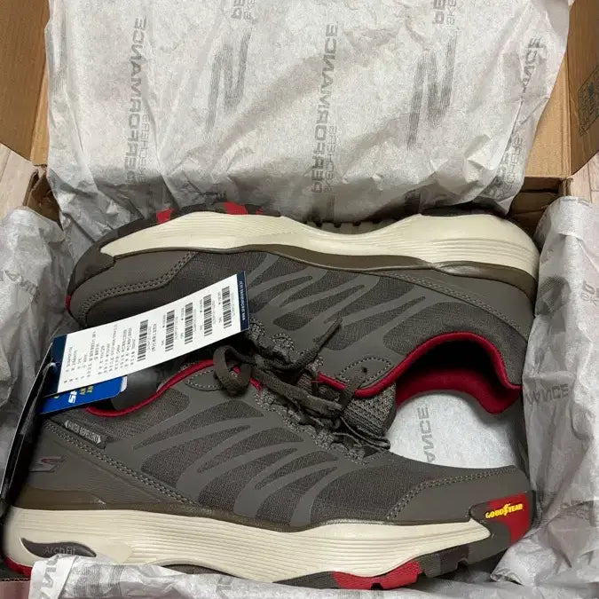 [BUNJANG] Skechers GoWalk Arch Fit Outdoor Stoney River Hiking Shoes / 스케쳐스 고워크 아치핏 아웃도어 스토위 리버
