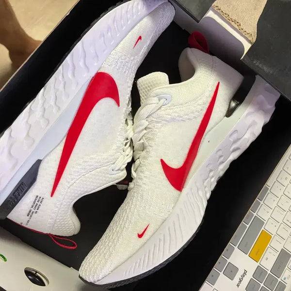 [BUNJANG] Nike React Infinity Run Flyknit 3 Sneakers White Red / 나이키 리액트 인피니티 런 플라이니트 3 화이트 레드