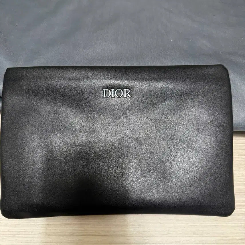 [BUNJANG] Dior Leather Pouch / 디올 파우치, 정품, 새것