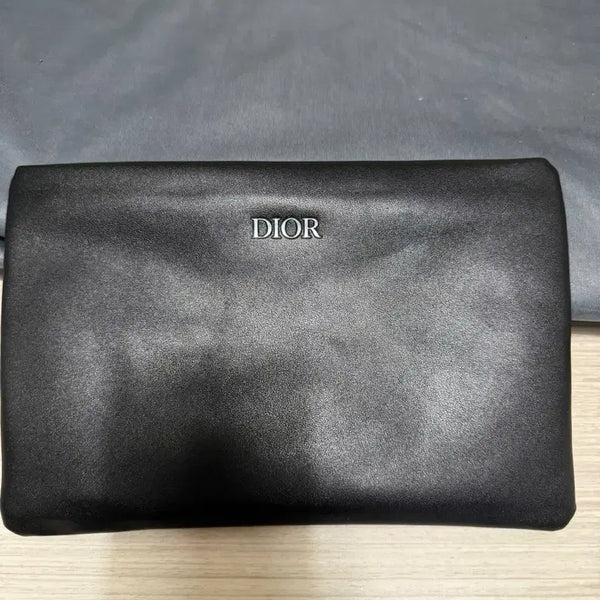 [BUNJANG] Dior Leather Pouch / 디올 파우치, 정품, 새것