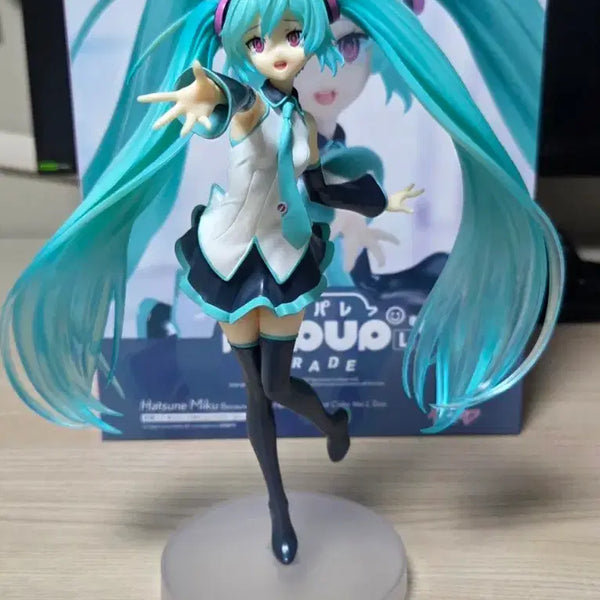 [BUNJANG] Good Smile Company Hatsune Miku: Even Though I'm Not Loved Clear Version Figure / 미쿠 사랑받지 못해도 네가 있어 클리어 버전 피규어