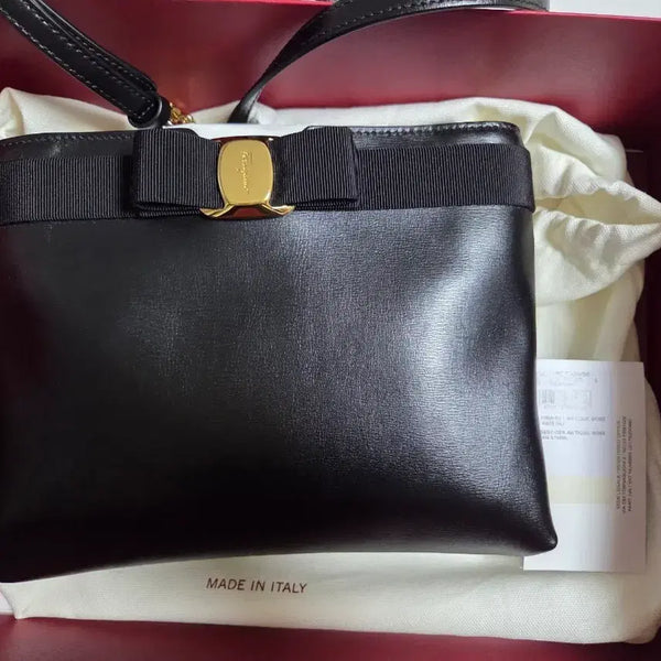 [BUNJANG] Salvatore Ferragamo Leather Convertible Bag / 페레가모 가방 새상품급