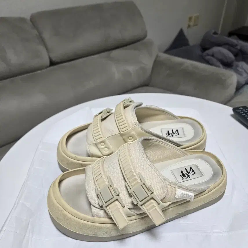 [BUNJANG] Eteis Capri Sandals Size 42 / 이티스 카프리 샌들 42사이즈