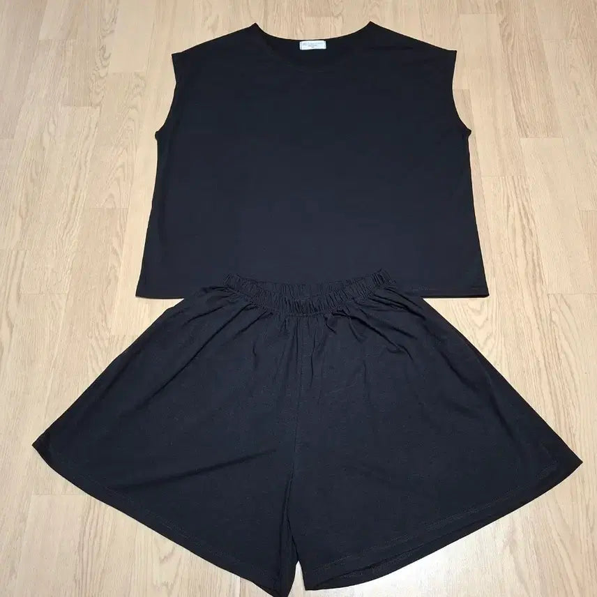 [BUNJANG] Bubble Doll Black Sleeveless Top and Shorts Set / 버블돌 블랙 민소매 반바지 세트 (새상품)