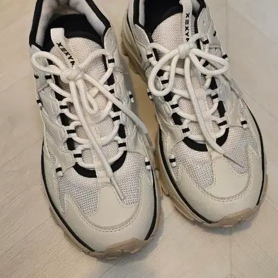 [BUNJANG] Xexymix Sneakers Athletic Shoes 240mm / 젝시믹스 스니커즈 운동화 240 미리