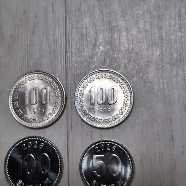 [BUNJANG] Lot of 4 Uncirculated Coins (1975, 1979, 2025) / 미사용 1975. 1979. 2026