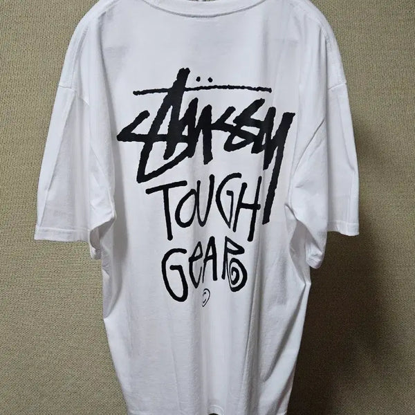 [BUNJANG] Stussy Tough Gear T-Shirt White XL (New) / 스투시 터프기어 티셔츠 화이트 (새상품)