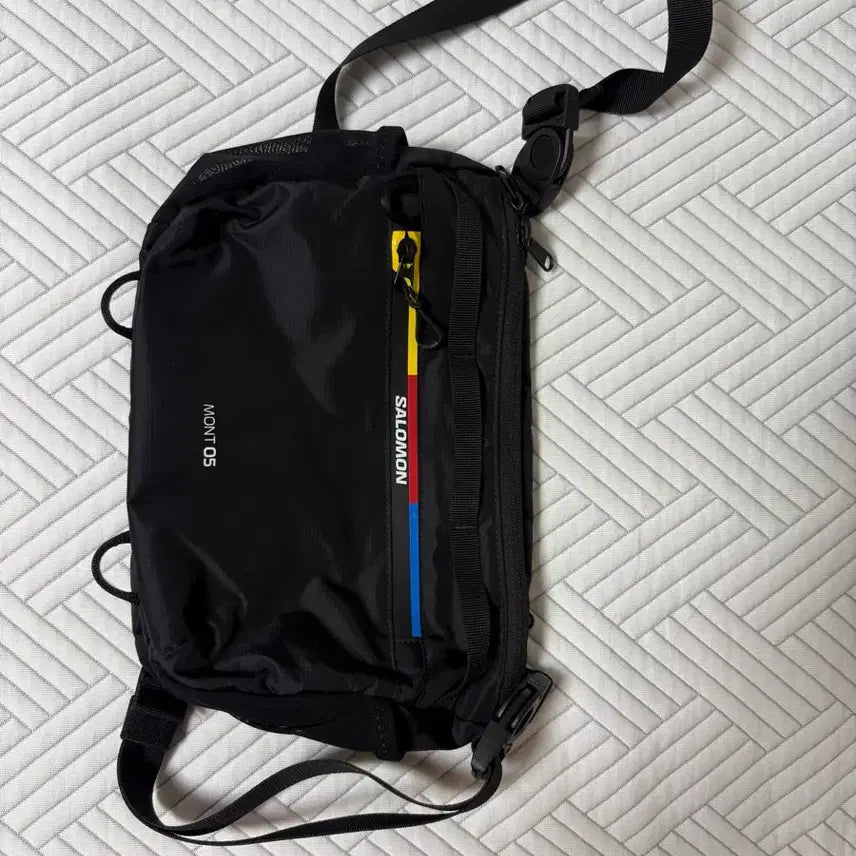 [BUNJANG] Salomon MONT BELL 05 Crossbody Bag / 살로몬 몽트 05 크로스바디백