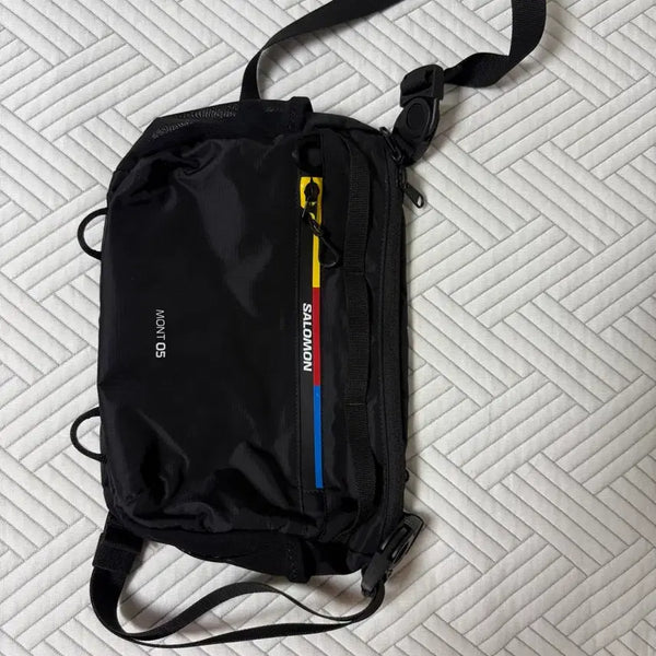 [BUNJANG] Salomon MONT BELL 05 Crossbody Bag / 살로몬 몽트 05 크로스바디백