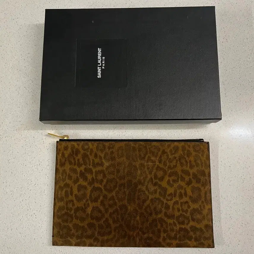 [BUNJANG] Saint Laurent Leopard Suede Clutch / 생로랑클러치 Saint Laurent 새상품