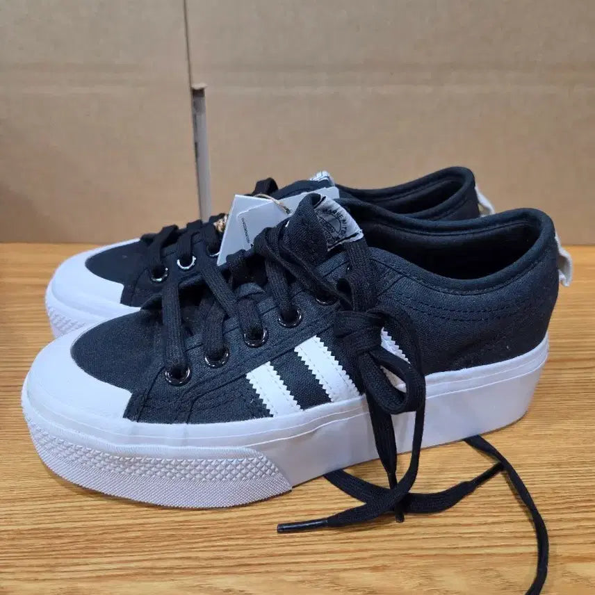 [BUNJANG] Adidas Nizza Platform Shoes Size 235 / 아디다스 니짜 플랫폼 235사이즈 미세오염