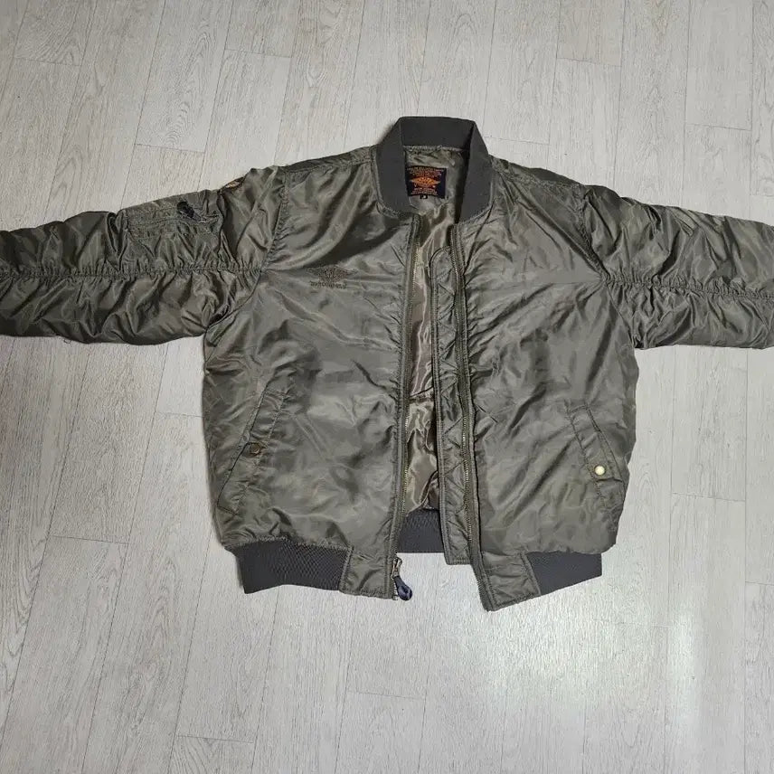 [BUNJANG] Alpha Industries MA-1 Flight Jacket Khaki / 알파인더스트리 MA-1 항공점퍼 카키