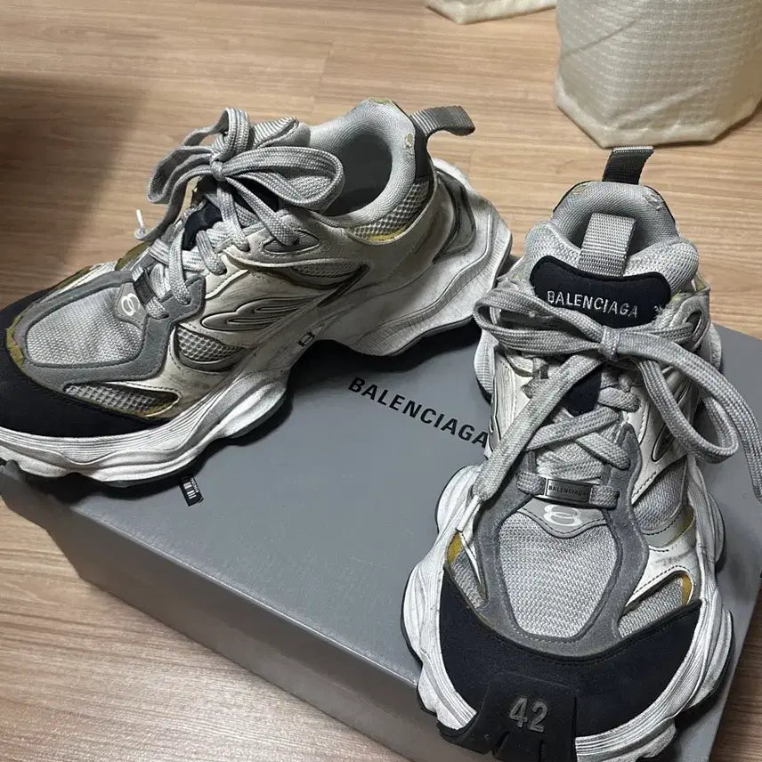 [BUNJANG] Balenciaga Cargo Sneakers Size 42 / 발렌시아가 카고 42