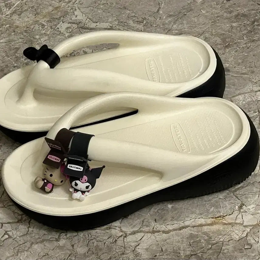 [BUNJANG] Tony and Tony Flip Flops with Hello Kitty & Kuromi Charms - Size 240 / [키티,쿠로미 참포함] 토앤토 플립플랍 새상품급