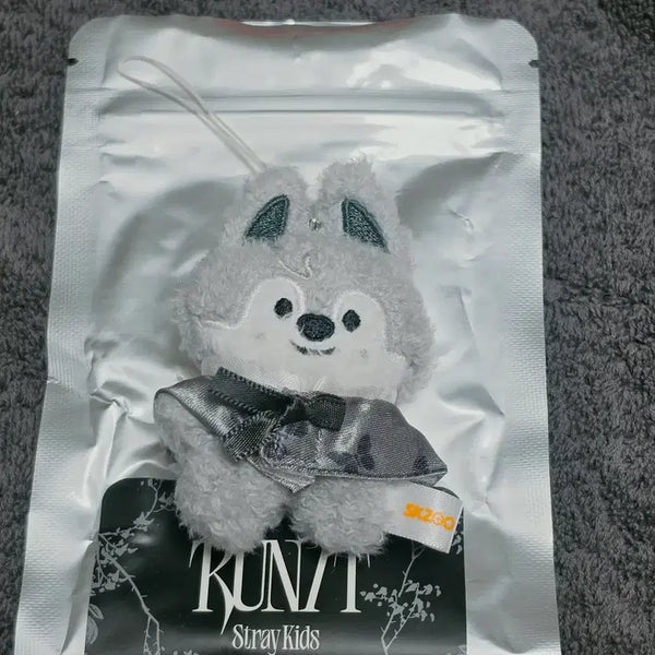 [BUNJANG] Stray Kids RUNIT Micro SKZOO Wolf Chan Original Version / 스트레이키즈 RUNIT 마이크로 스키주 울프찬 오리지널 버전