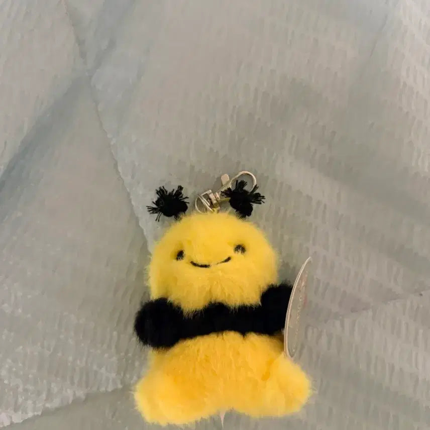 [BUNJANG] Yellow Honeybee Plush Keychain / 꿀벌 인형 키링 옐로우