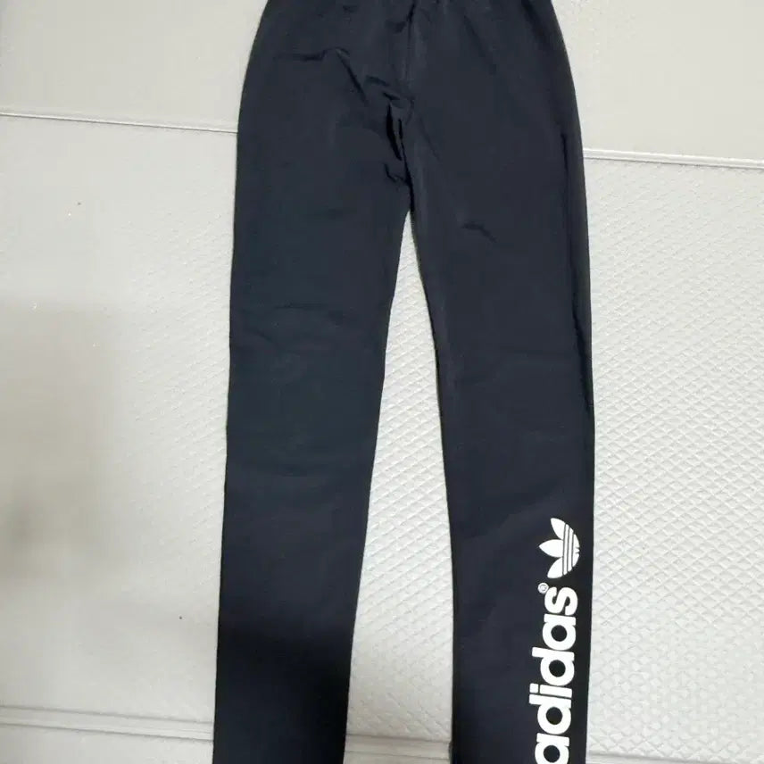 [BUNJANG] Adidas Black Logo Leggings / (Free) 아디다스 블랙 레깅스