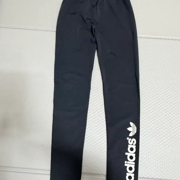 [BUNJANG] Adidas Black Logo Leggings / (Free) 아디다스 블랙 레깅스