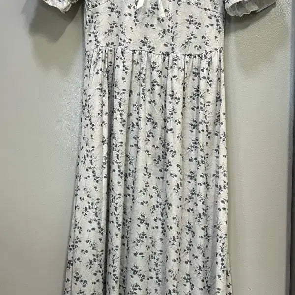 [BUNJANG] Floral Pattern Midi Dress / 플로럴 패턴 원피스
