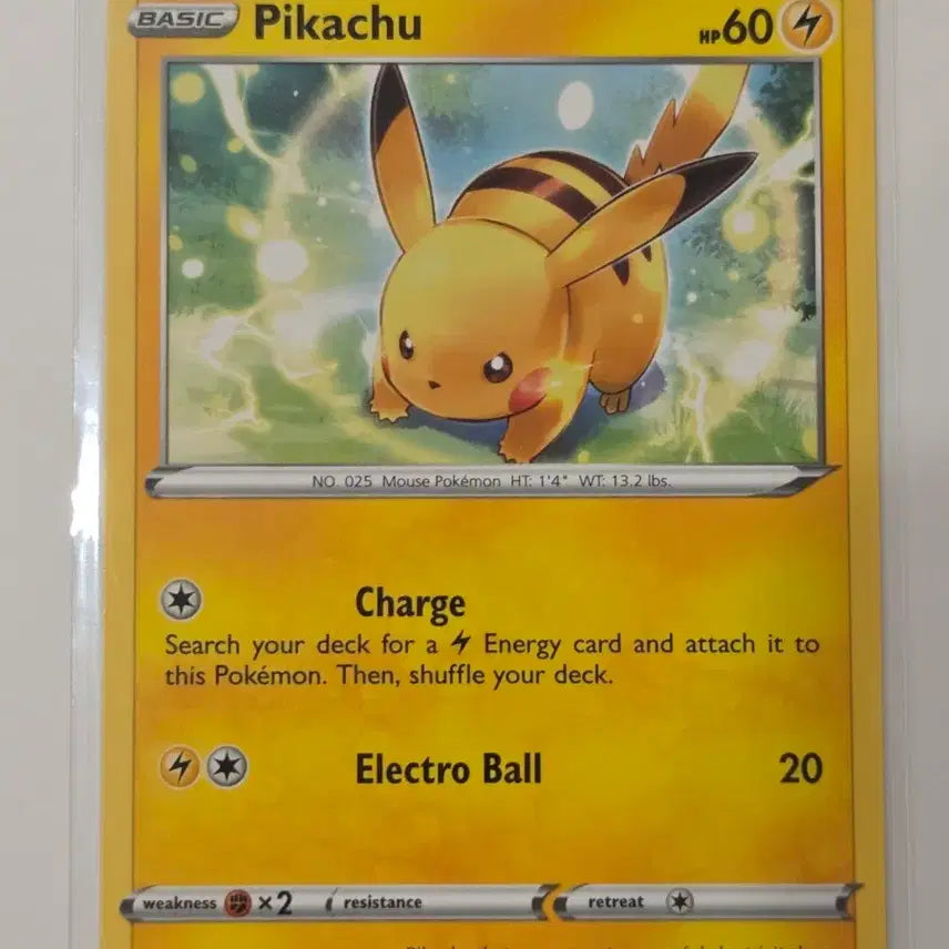 [BUNJANG] Pokemon TCG Pikachu 065/202 Sword & Shield Base Set English / "포켓통통"[북미판] (현재단종템)2020년 피카츄 포켓몬카드 Sword & Shield 065/2022 영문 정품
