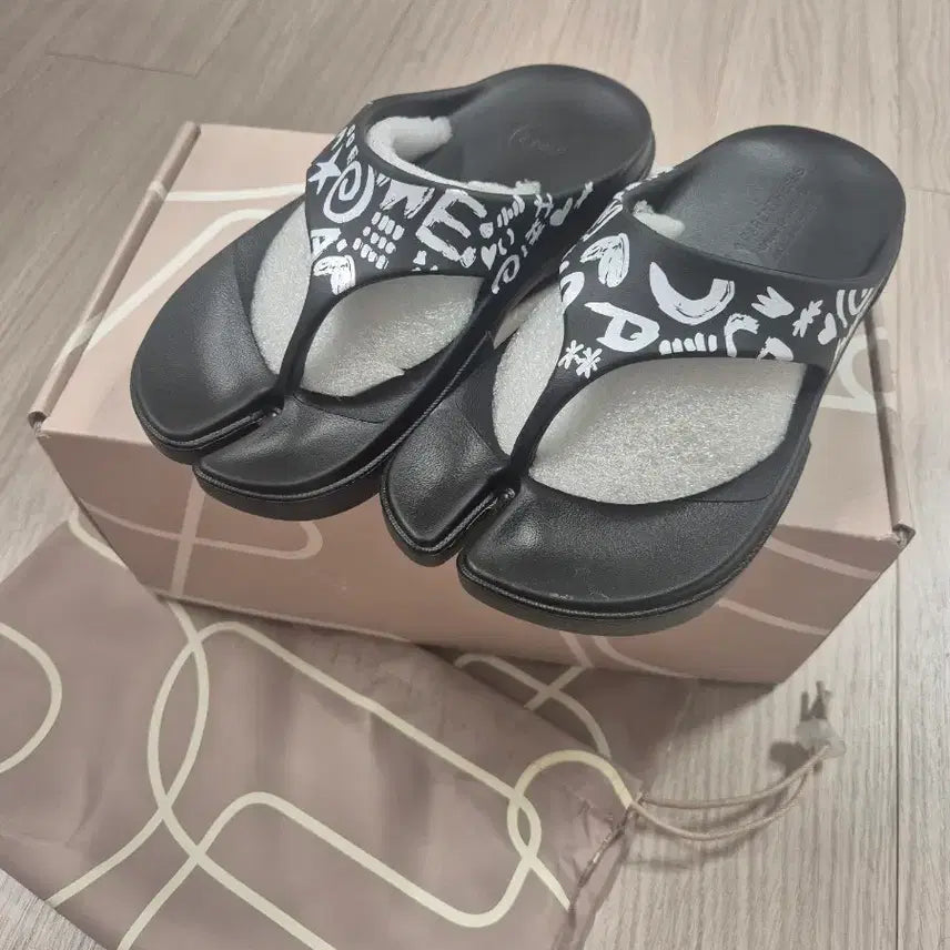 [BUNJANG] Paes Fitflop Doodle Black Sandals Size 230 / Paes 페이즈 핏플랍 쪼리 Doodle Black 230