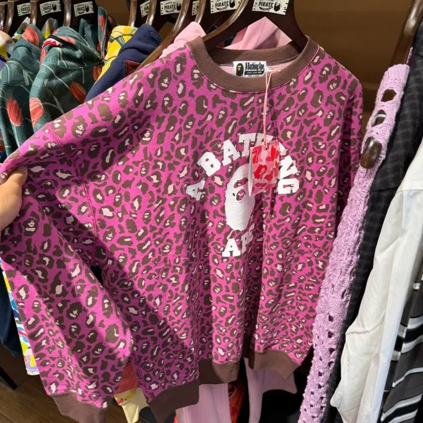 [BUNJANG] Bape Pink Leopard Sweatshirt Size S / 베이프 핑크 레오파드 맨투맨 s 새상품
