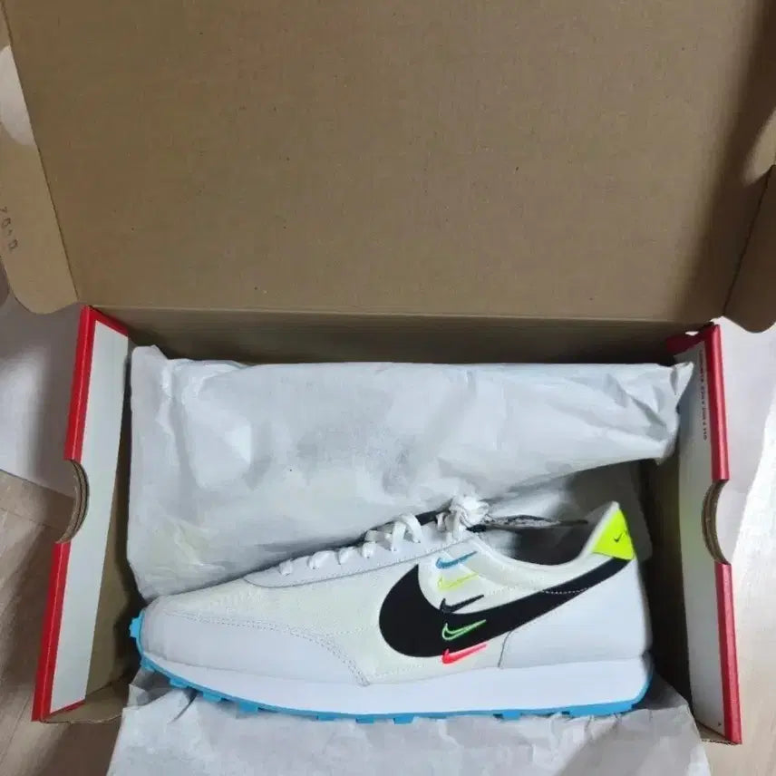 [BUNJANG] Nike Daybreak SE Worldwide Pack Sneakers / 나이키 데이브레이크 SE월드와이드 팩