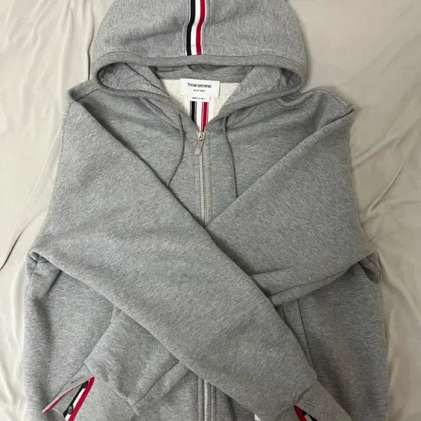 [BUNJANG] Thom Browne Back Stripe Zip-Up Hoodie Grey Size 1 / 톰브라운 백삼선 후드집업 그레이 1사이즈