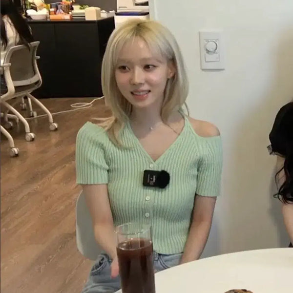 [BUNJANG] Noir Nine Winter Off-Shoulder Knit Cardigan Pink / 누아르나인 윈터 착용 오프숄더 니트가디건 핑크색