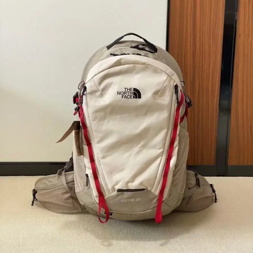 [BUNJANG] The North Face ASCEND 25L Hiking Backpack (Beige/Red Line) / 노스페이스 ASCEND 25 베이지 레드 라인 등산 백팩 25L 아웃도어 여행용 배낭 새상품