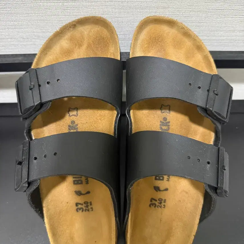 [BUNJANG] Birkenstock Arizona Black Sandals (240mm) / 버켄스탁 아리조나 블랙 240mm