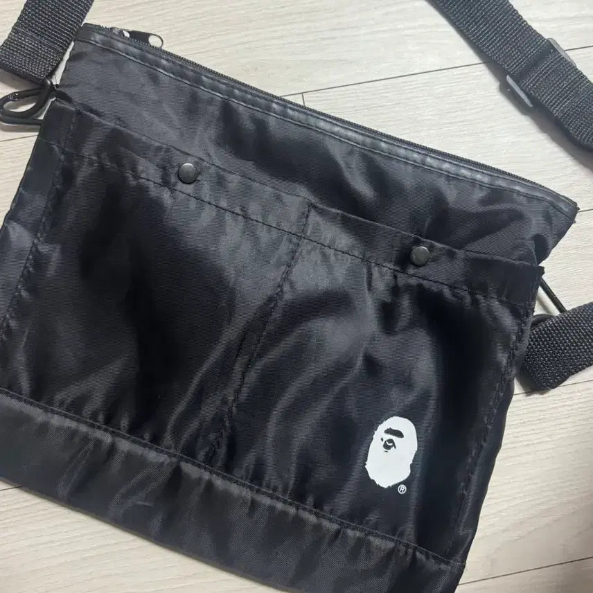 [BUNJANG] BAPE Crossbody Bag / 베이프 크로스백