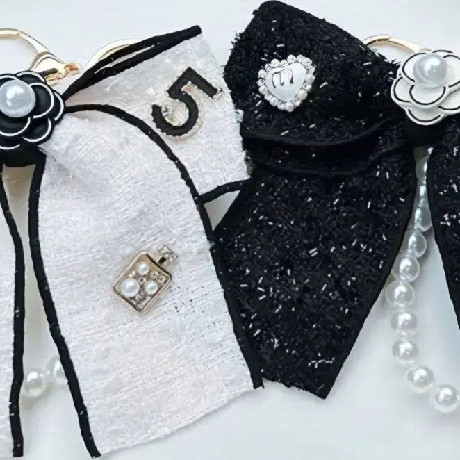 [BUNJANG] Chanel-Inspired Tweed Pearl Ribbon Keychain (2 Types) / 샤넬st 리본 키링 2종류
