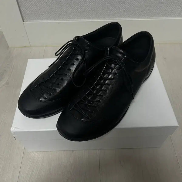 [BUNJANG] Amomento Vibram Lace-up Sneakers / 아모멘토 비브람 레이스업 스니커즈
