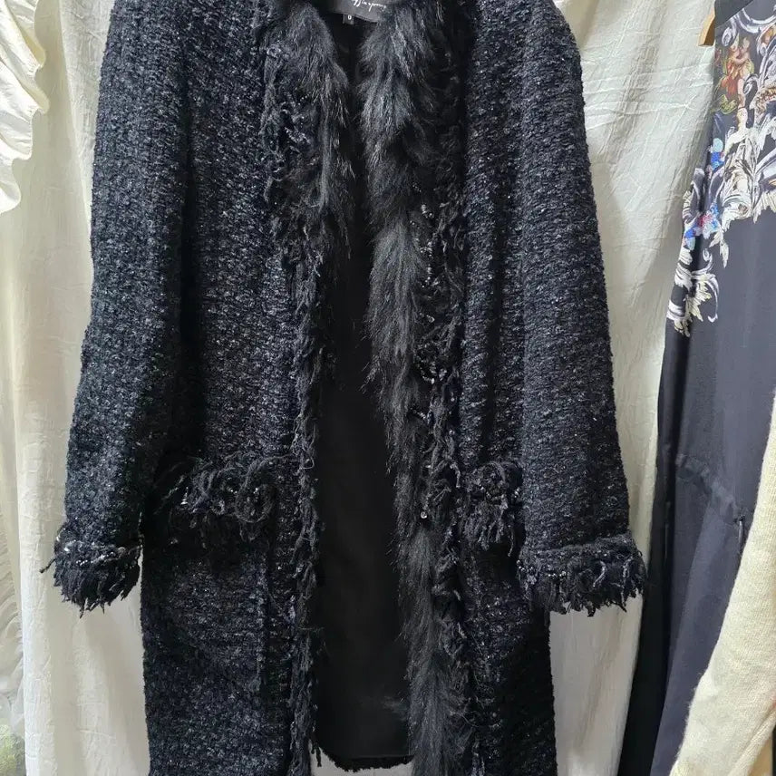 [BUNJANG] Obzee Black Tweed Fur Trimmed Coat / 오브제 블랙 트위드 퍼 장식 코트