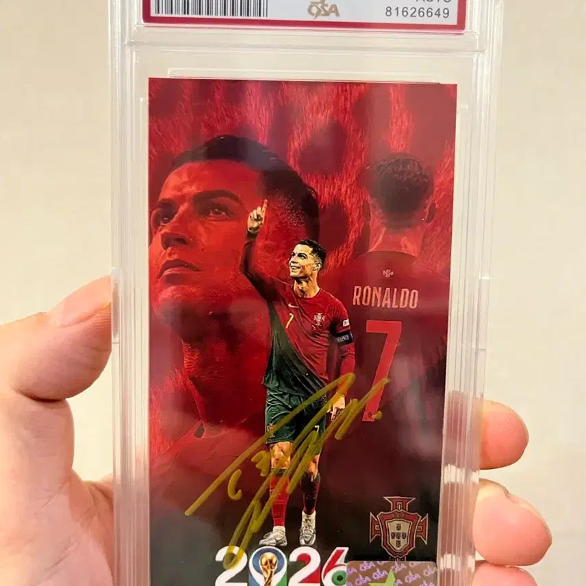 [BUNJANG] Cristiano Ronaldo Signed Photocard with CSA Authentication Case / 크리스티아누 호날두 친필싸인 포토카드 | CSA 인증 케이스 포함 | 소장용 최상급