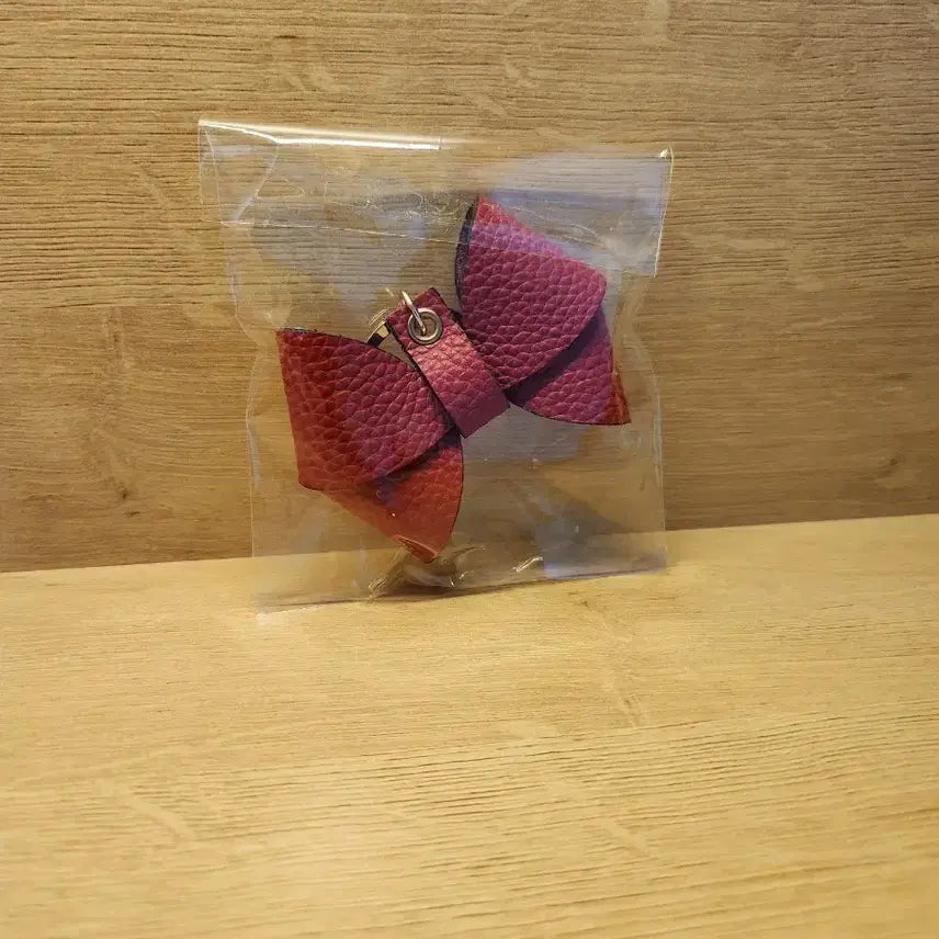 [BUNJANG] Leather Ribbon Keychain / [ 리본 키링 ] 가죽 리본 키링