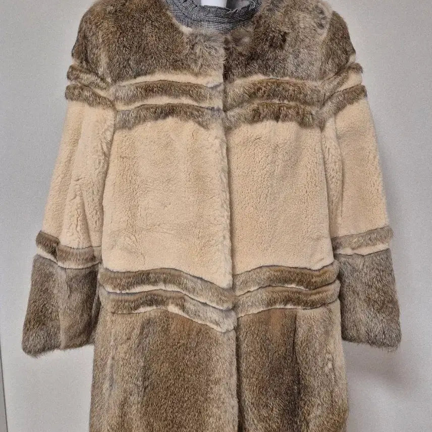 [BUNJANG] Natural Fur Colorblock Fur Coat Beige Brown / 천연 모피 배색 퍼 코트 베이지 브라운