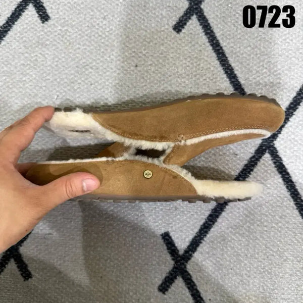 [BUNJANG] UGG Slip-On Shoes Brown Size 250 / 어그 슬립온 브라운 250