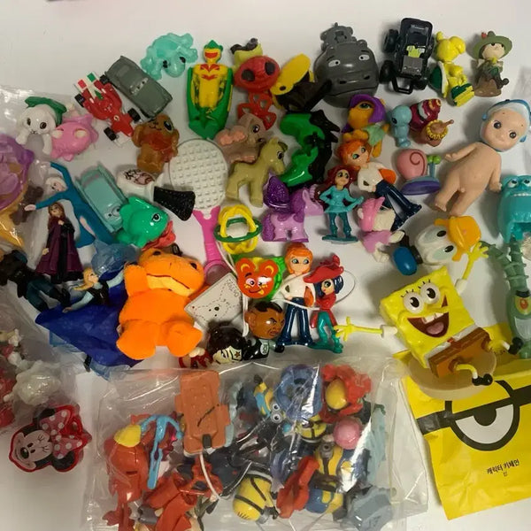 [BUNJANG] Kinder Joy Assorted Figurines Bundle Set / 킨더조이 뽑기 잡동사니 피규어 일괄판매