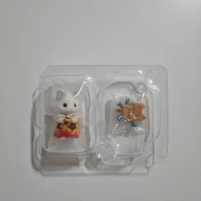 [BUNJANG] Sylvanian Families Baby Architect Secret Cat / 실바니안 아기 건축가 시크릿 고양이