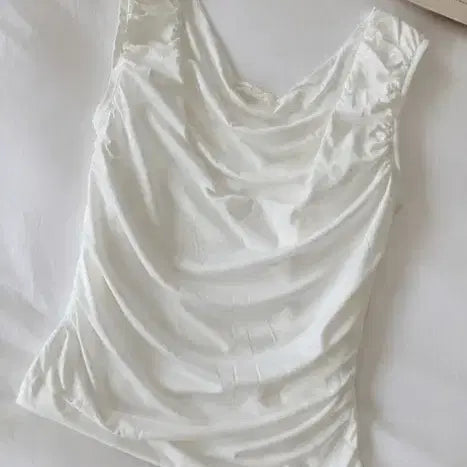 [BUNJANG] Nyunyu White Shirring Sleeveless Top / 뉴뉴 화이트 셔링나시 판매